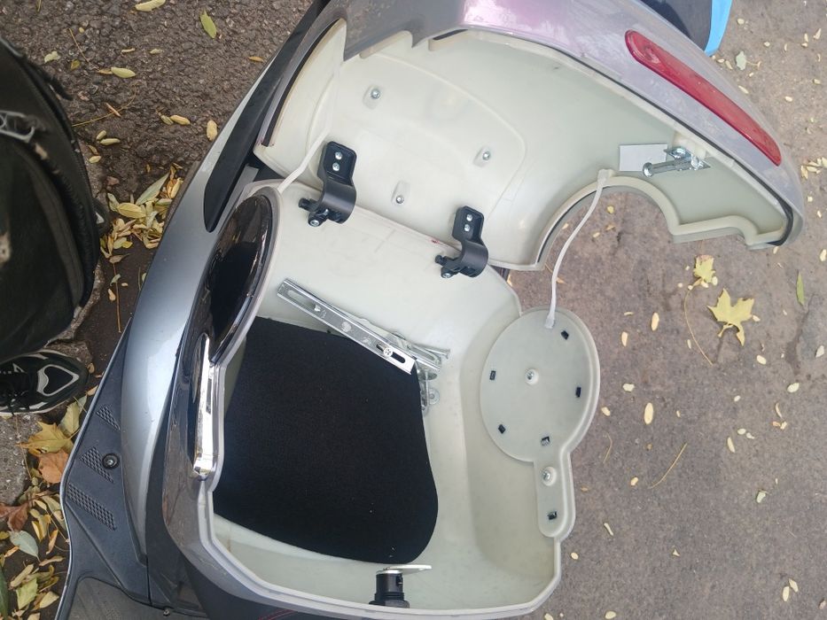 Кофр для мопеда.