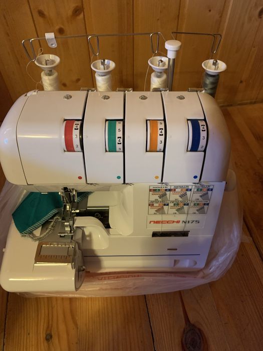 ПРОДАМ !!!новий оверлок  Necci N175.