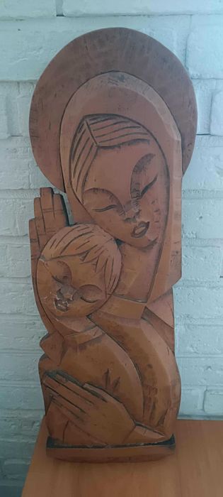 Płaskorzeżba Matki Boskiej z dzieciątkiem PRL