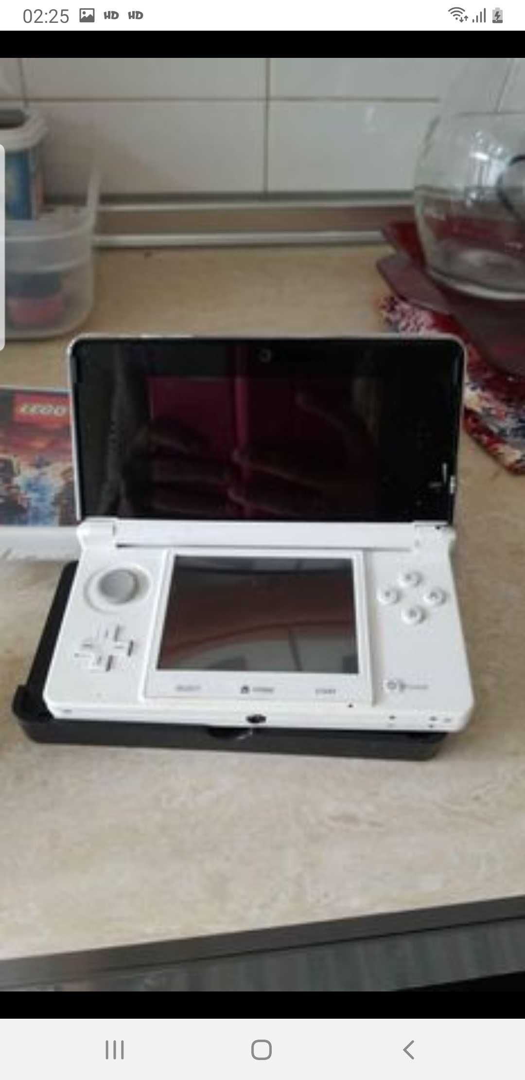 Nintendo 3DS com 3 jogos suporte e carregador
