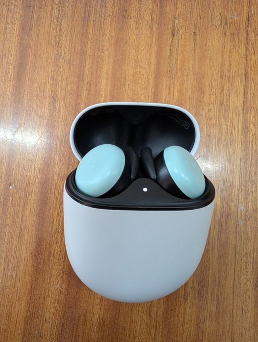 Продам навушники google pixel buds.