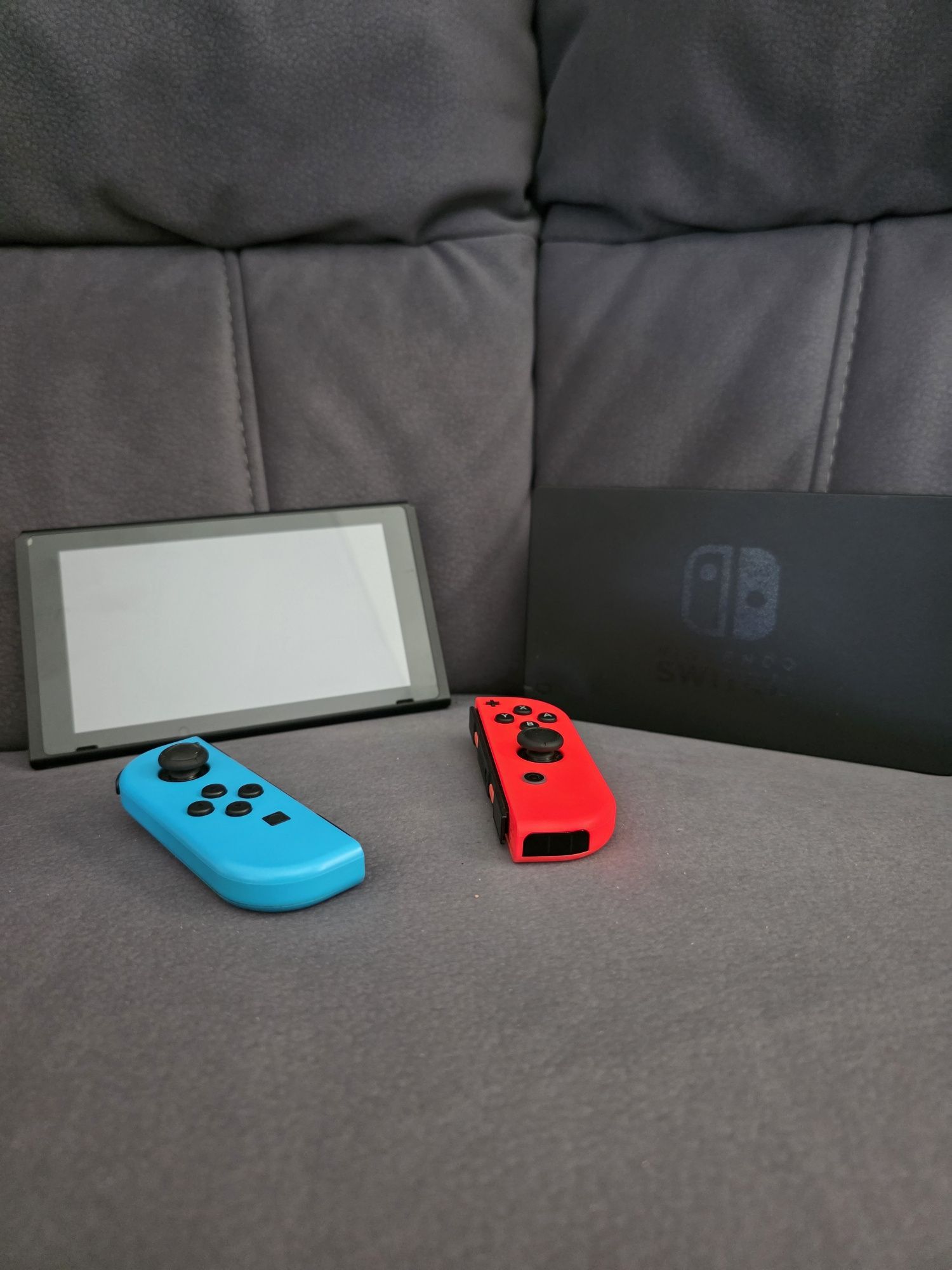 Nintendo Swith v2 plus gry