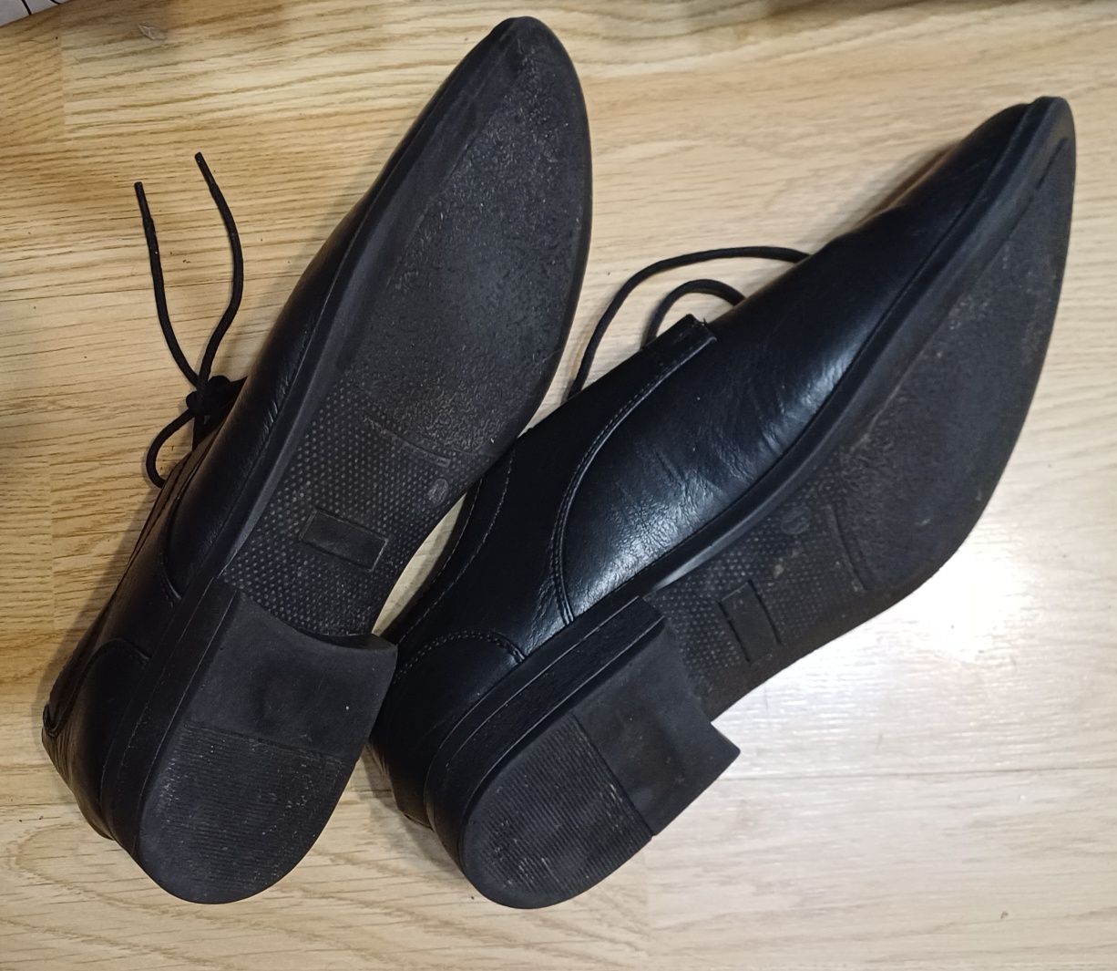 Półbuty męskie eleganckie skórzane czarne do garnituru r. 43 oxfordy