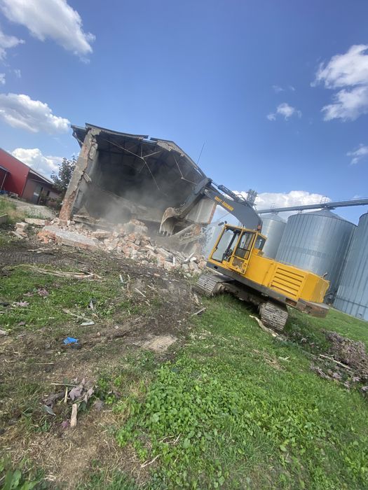 Koparka wywrotka wykopy brukarstwo  przyłącza roboty ziemne wyburzenia