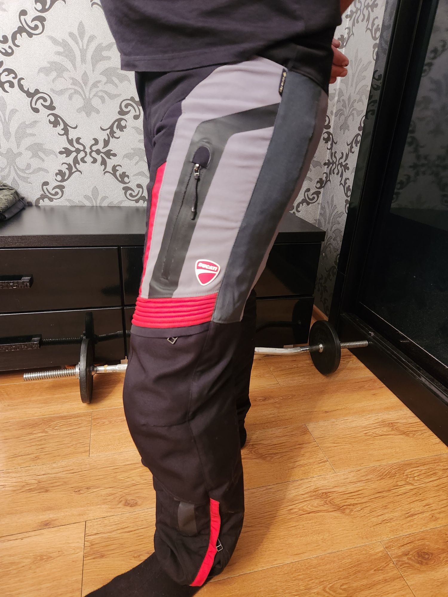Продам комбез раздельный Dainese Ducati