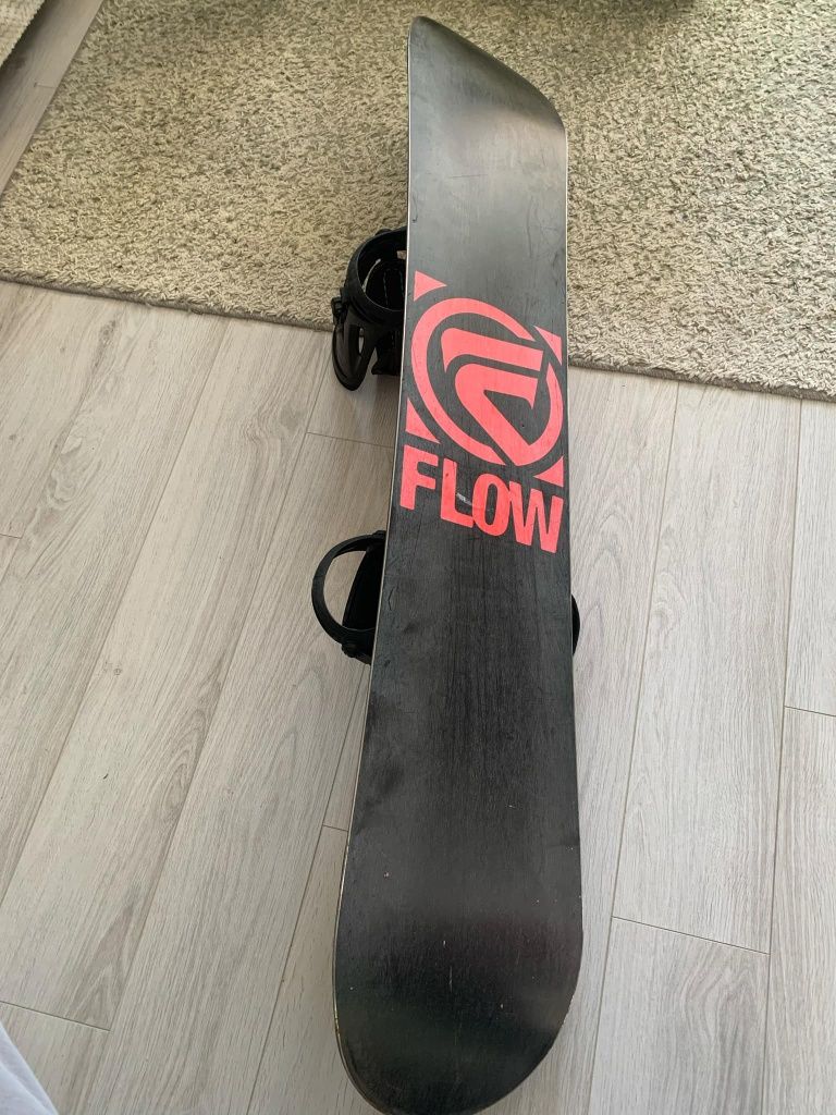 Deska snowboardowa Flow