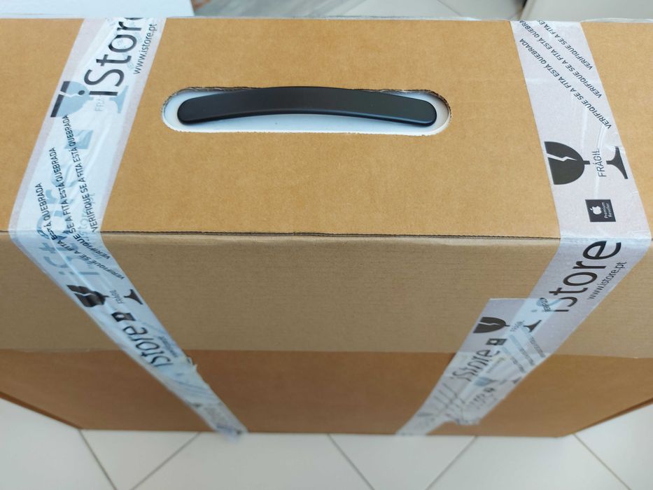 27' iMAC 5K Retina NOVO: 3.8 GHZ i7 512GB SSD