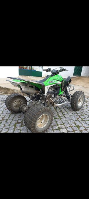 Vendo moto 4 kawasaki 450 r