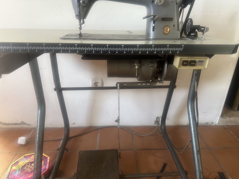 Maquina de costura singer