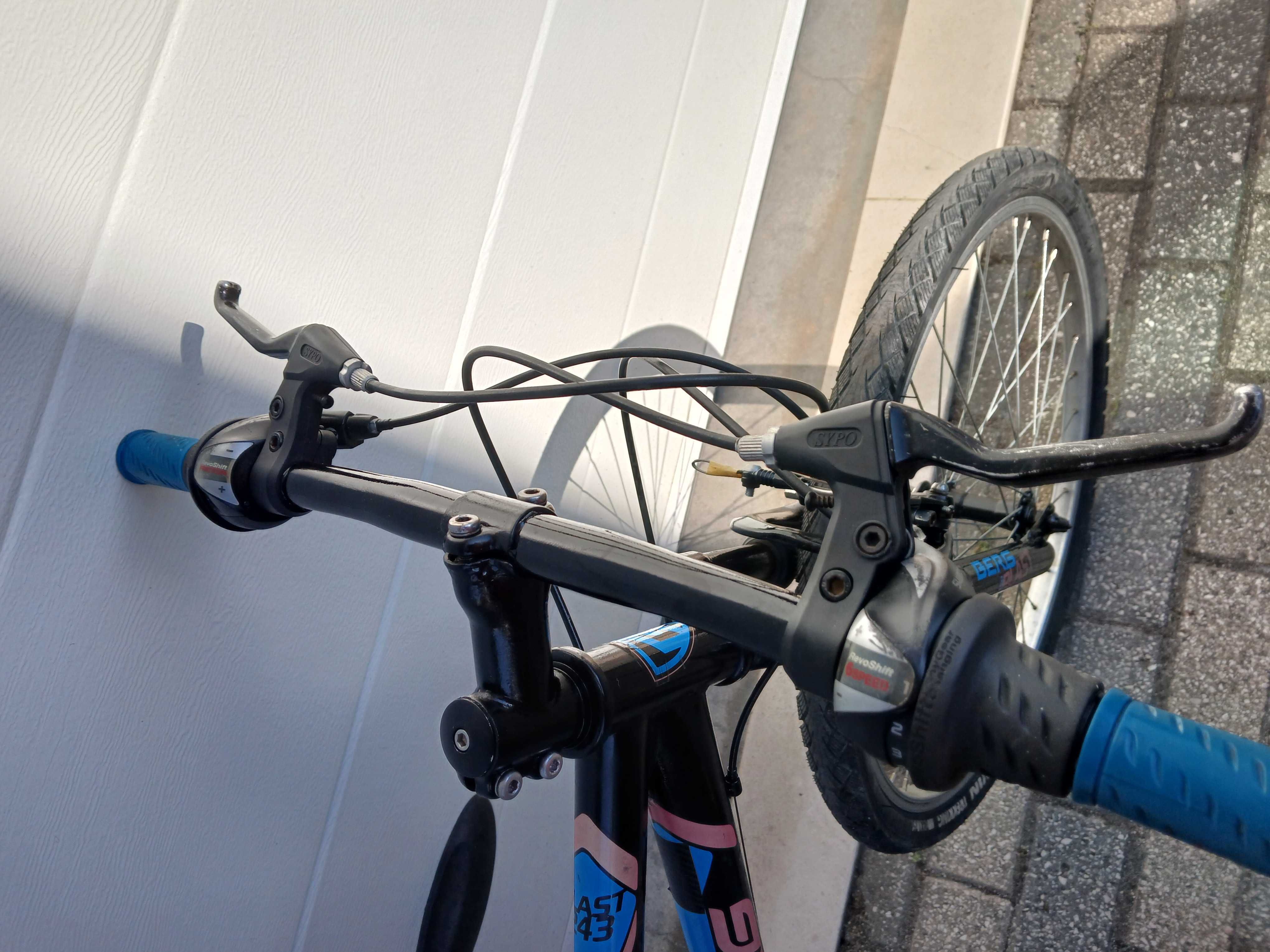 Bicicleta BERG roda 24 e 18 velocidades
