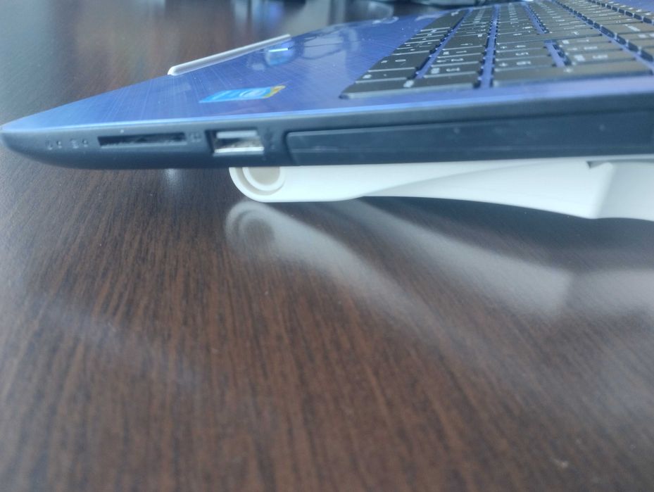 Laptop HP ze sprawną baterią, 8 GB RAM, dysk SSD, Win 10