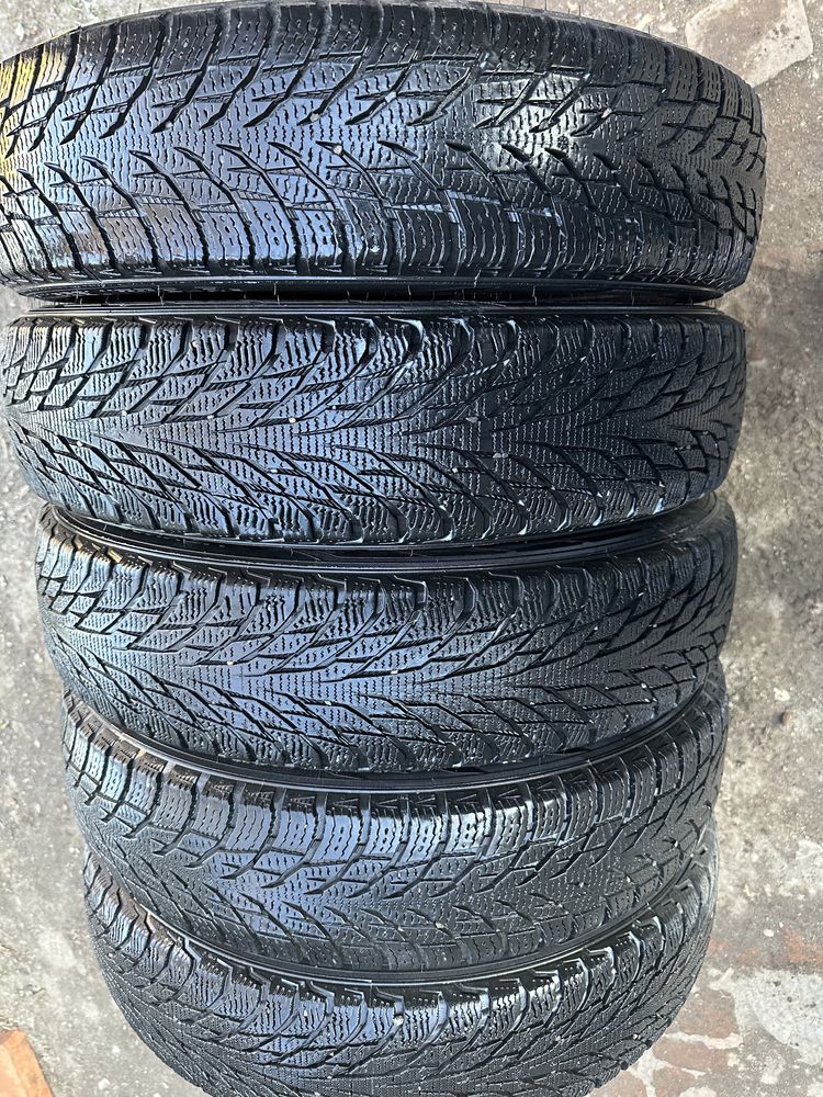 Шини зима 155/70 R19 Nokian , резина на Бмв І3 Р19
