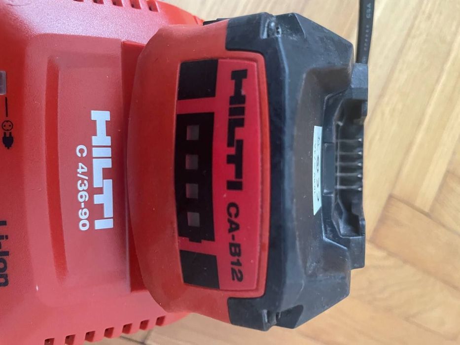 Інструменти, шуруповерт, акумуляторні батареї, зарядна станція