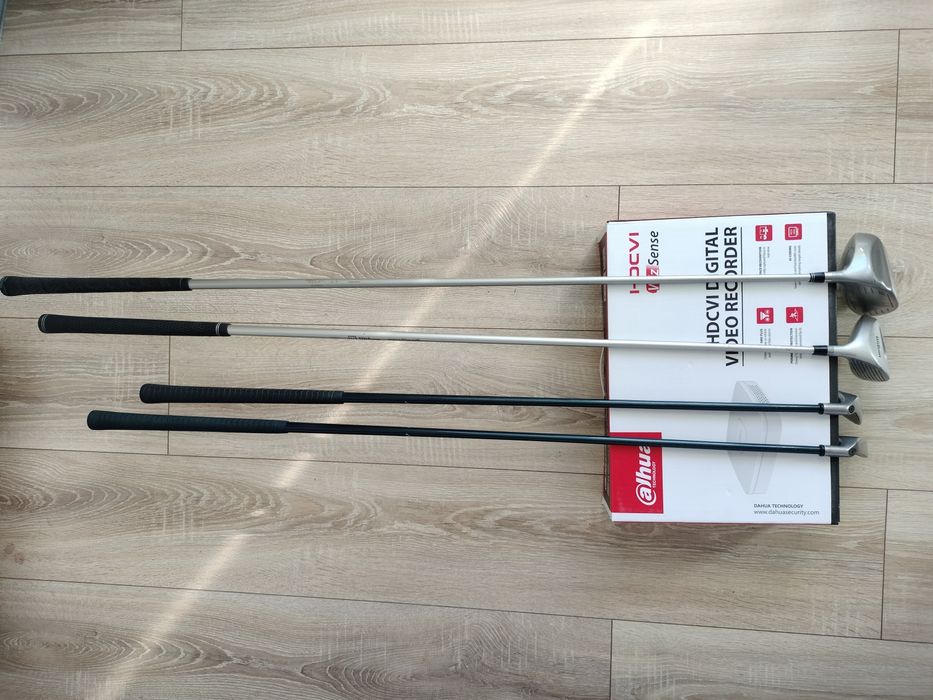 Клюшки для гольфу в хорошому стані