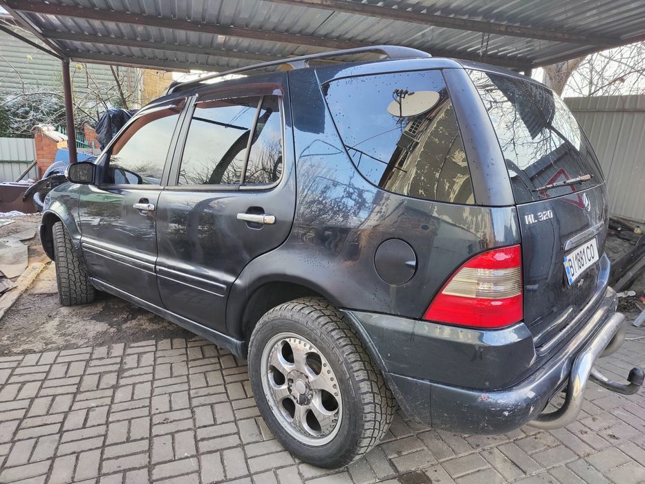 Эксклюзив: Mercedes-Benz ML 320 панорамный люк.