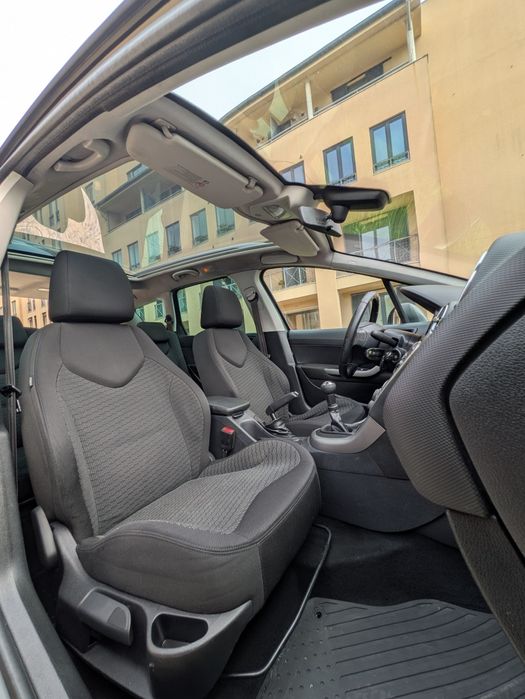 Peugeot 308 SW 1.6 HDi 7 lugares