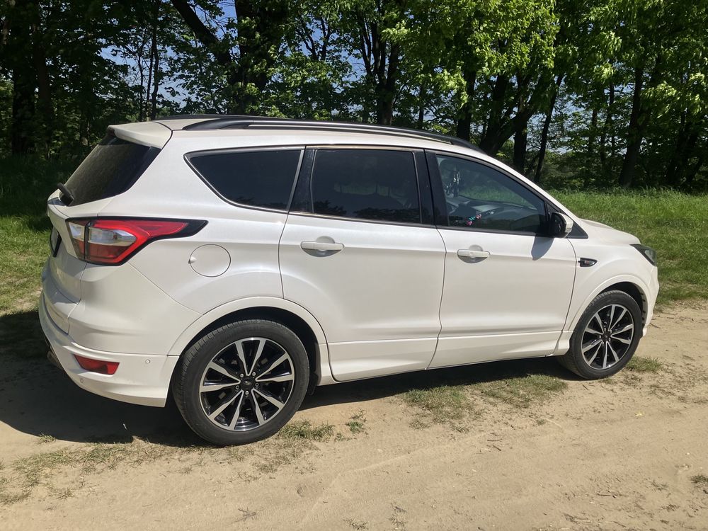 Ford Kuga rok produkcji 2018 st line