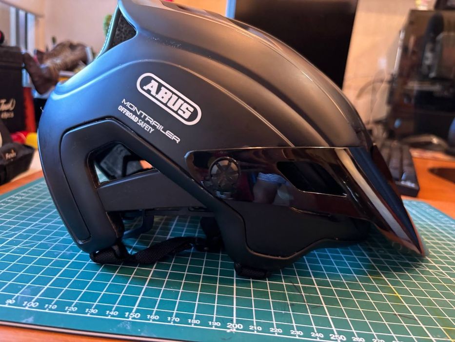 ШОЛОМ ABUS Montrailer Offroad Safety
