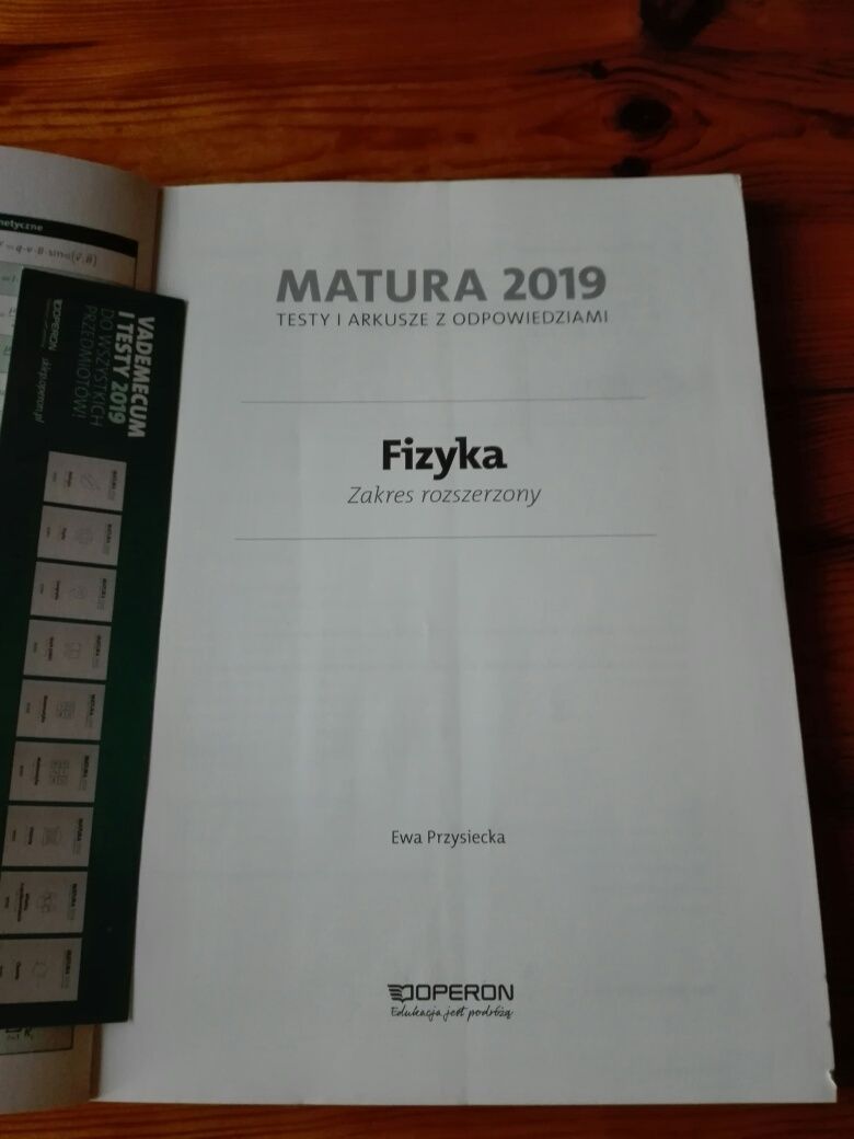 Matura 2019 .Fizyka. Zakres rozszerzony.