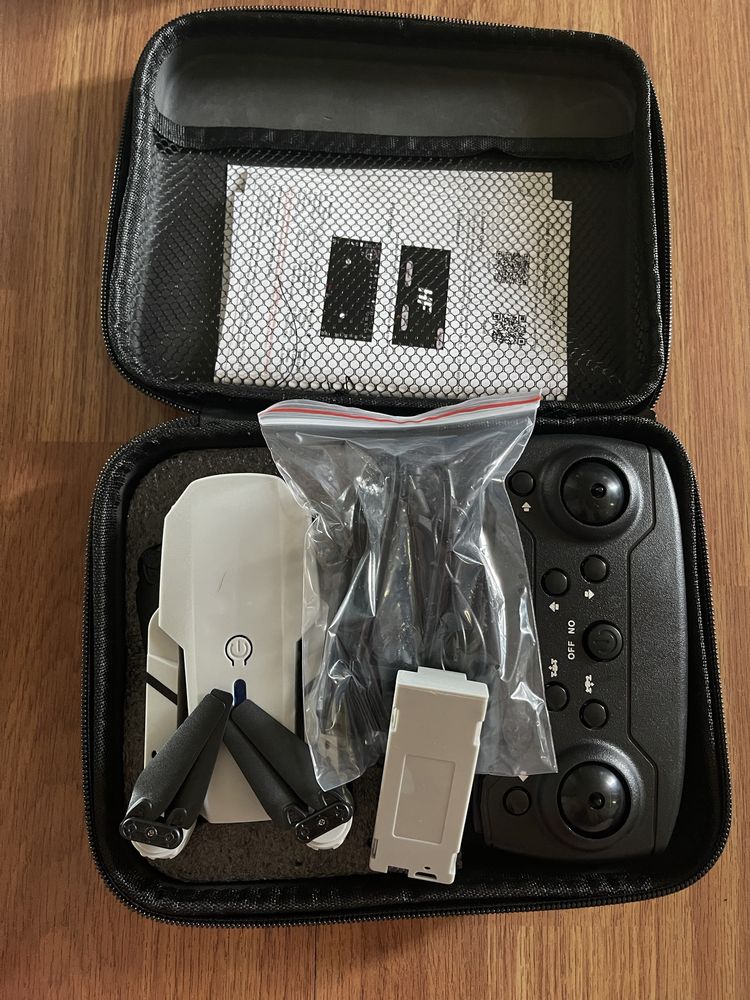 Drone E88 pro com duas baterias