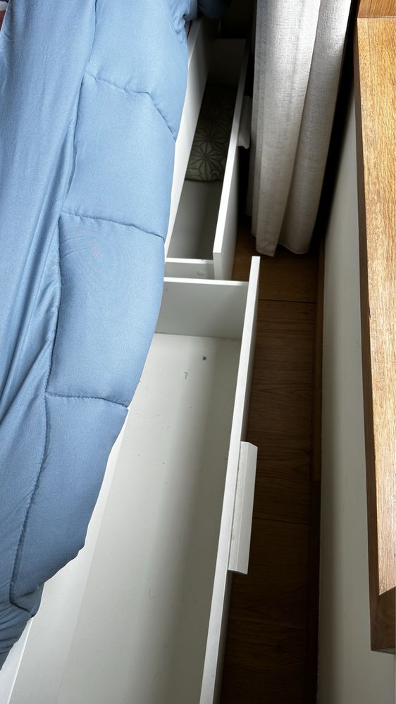 Cama Ikea 4 gavetões + colchão