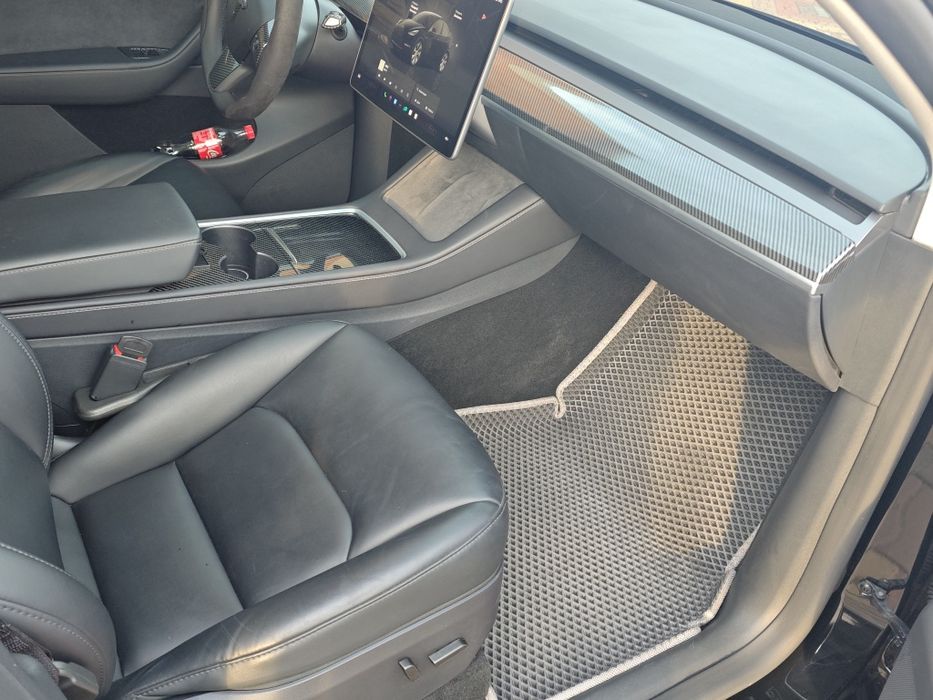 Tesla Model Y 2024р. 7 місць Продажа-Обмін