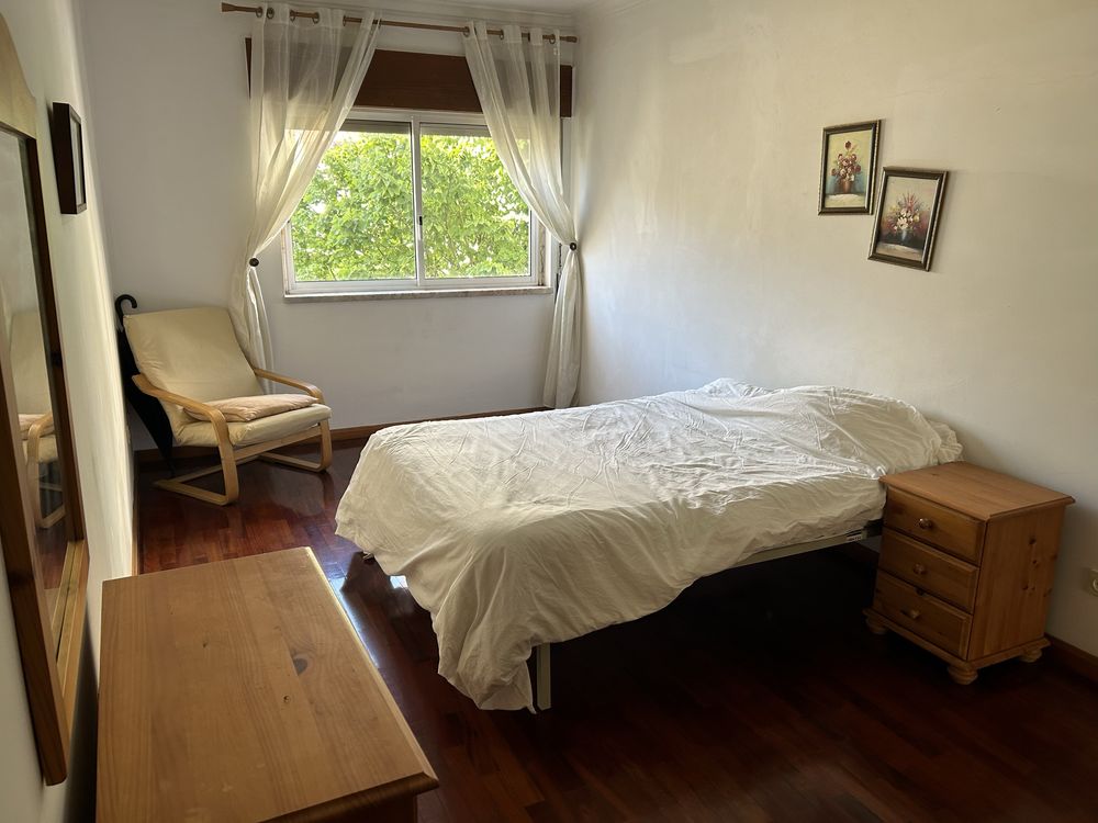 Alugo 2 quartos na Póvoa de Santa Iria
