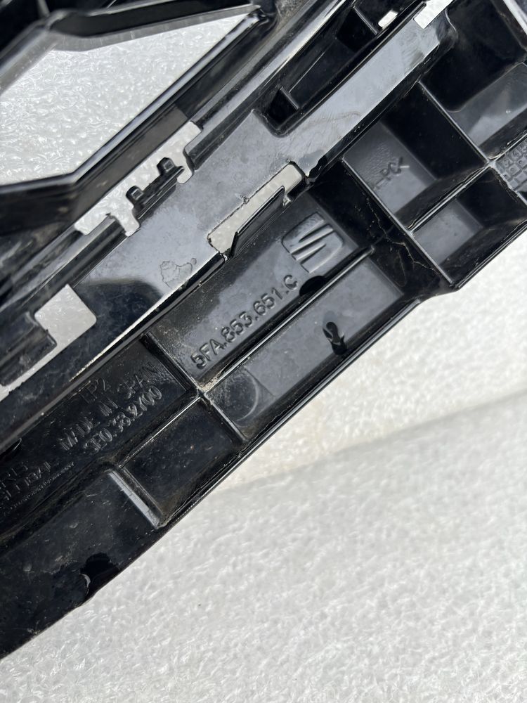 Seat Leon IV 4 5FA Cupra 20- grill atrapa kratka zderzaka przód