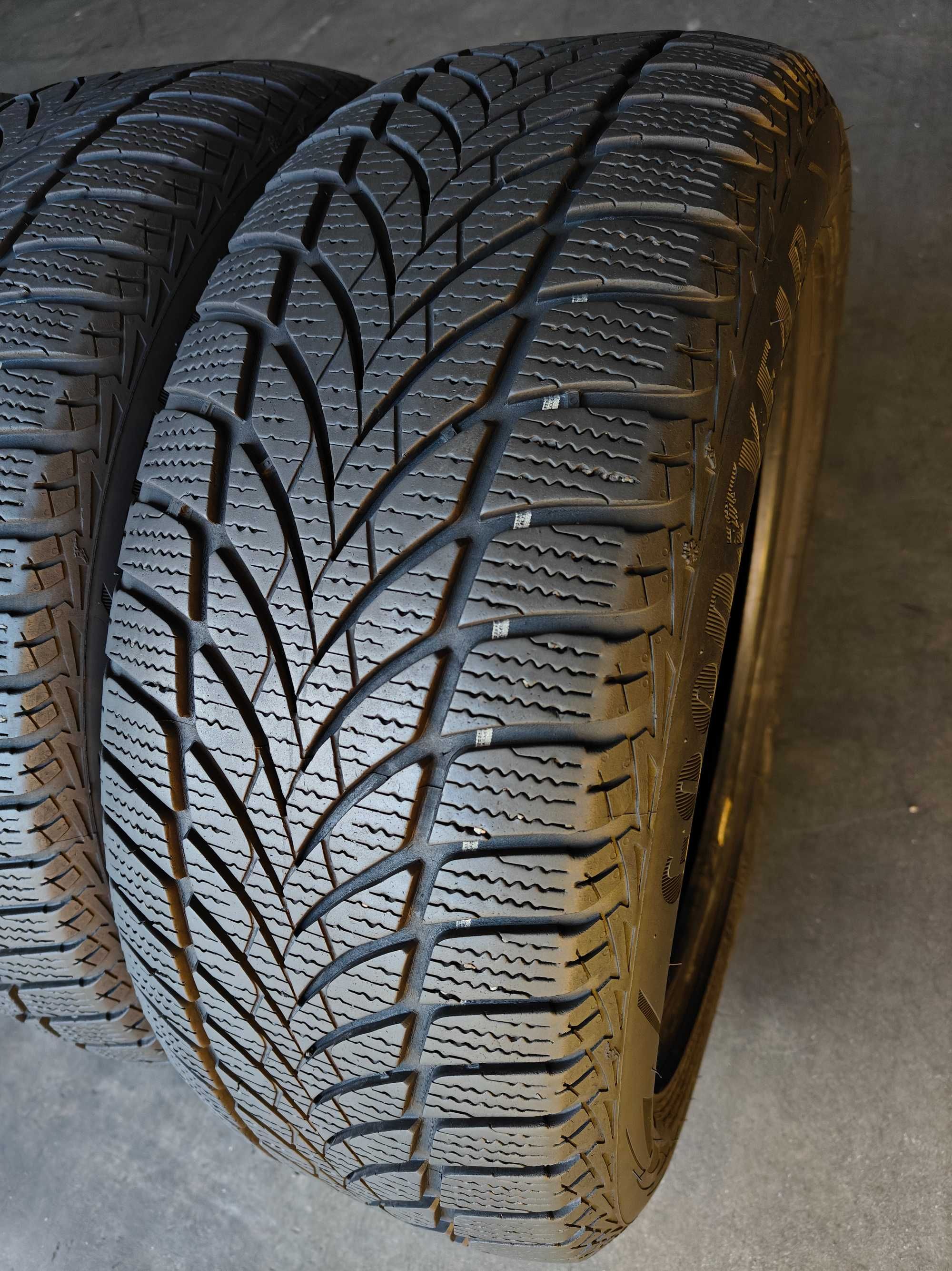 R16 205 55 шини зимові Goodyear Ultra Grip Ice 2 добрий стан