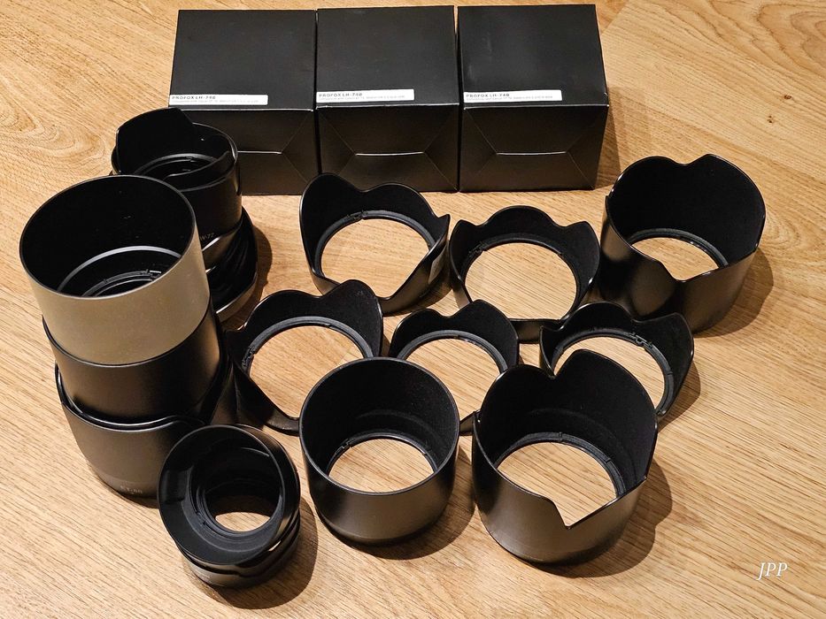 Vários pára-sol para objectivas Canon