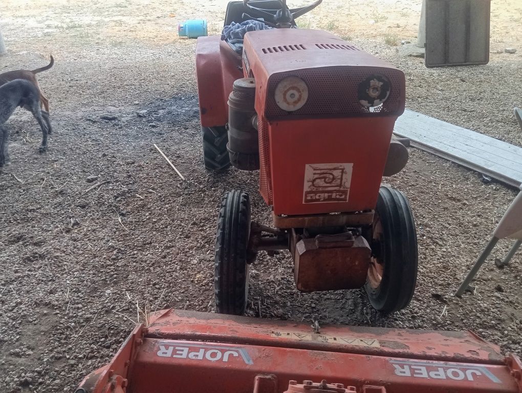 Vendo trator agria