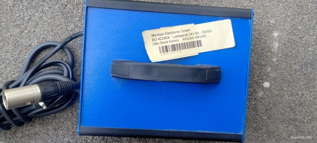 Ładowarka do akumulatorów, wózków inwalidzkich, skuterów