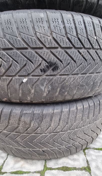 Резина зимова 235/65/17