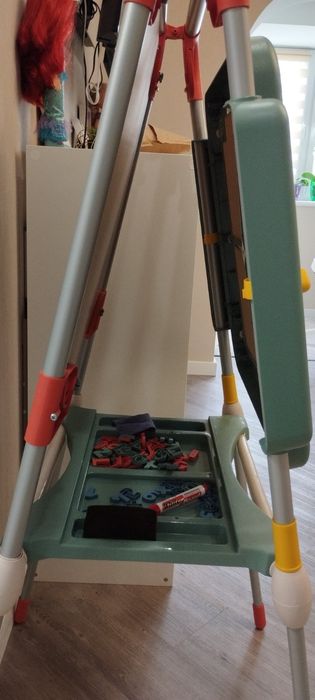 Продам Двосторонній мольберт Smoby Toys Букви і цифри з регулюванням