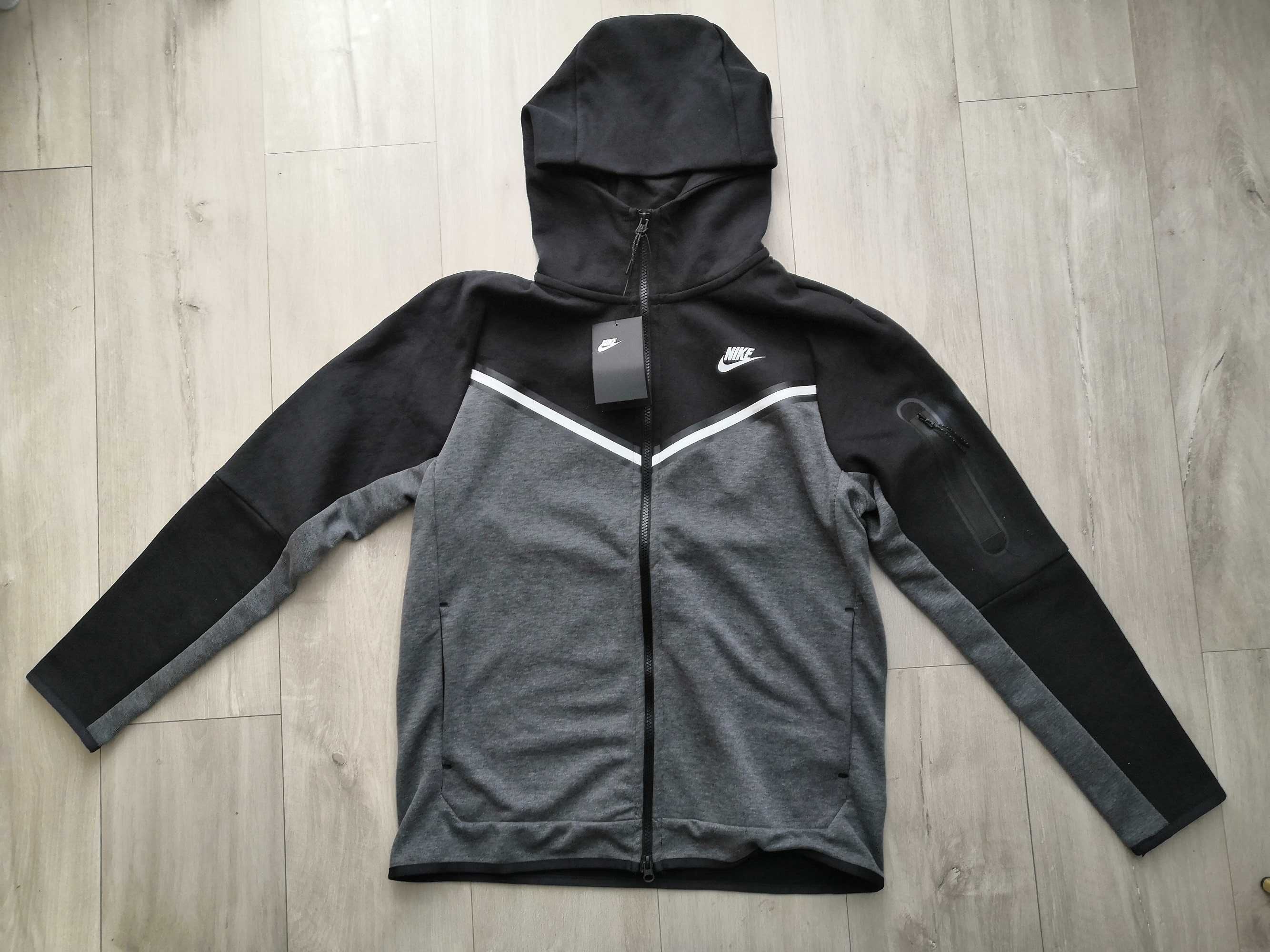 Bluza Nike Sportswear Tech Fleece roz. L