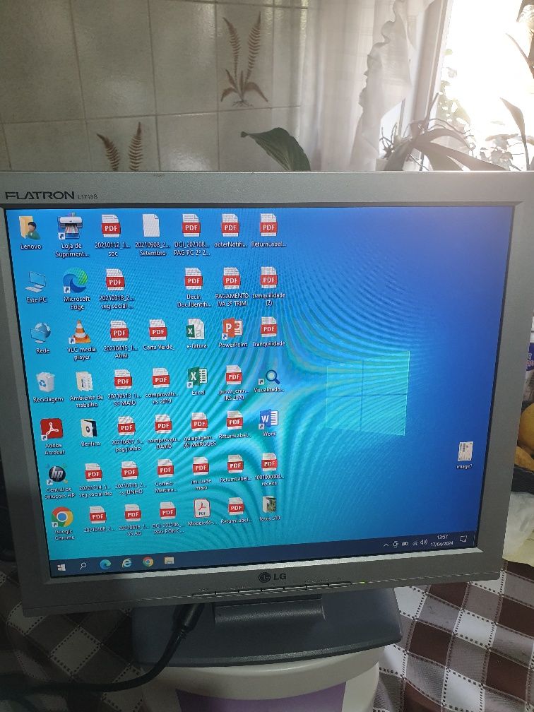 Monitor de 17" em bom estado HP e LG