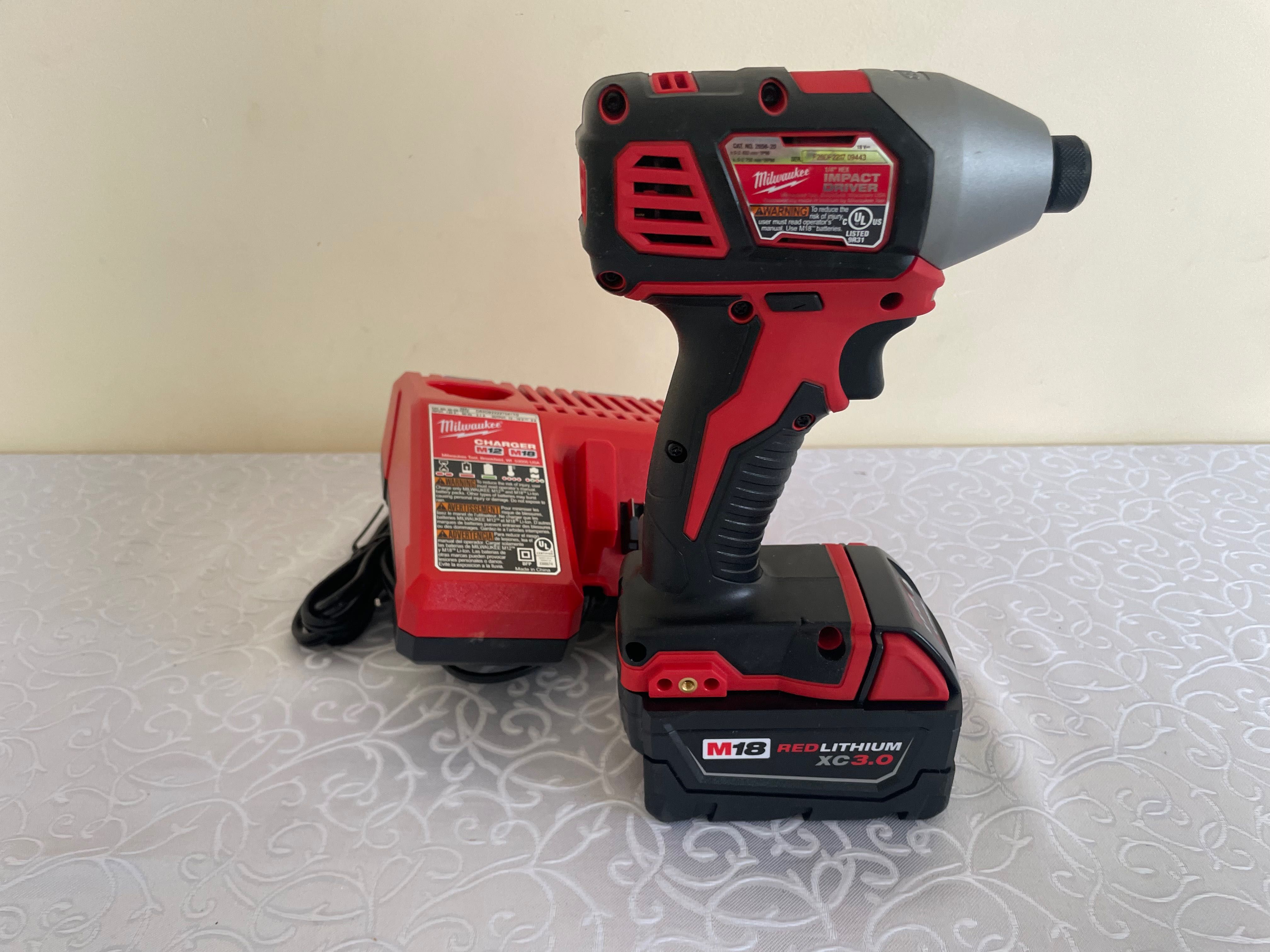 Ударний імпакт Milwaukee M18 2656-20 (комплект)