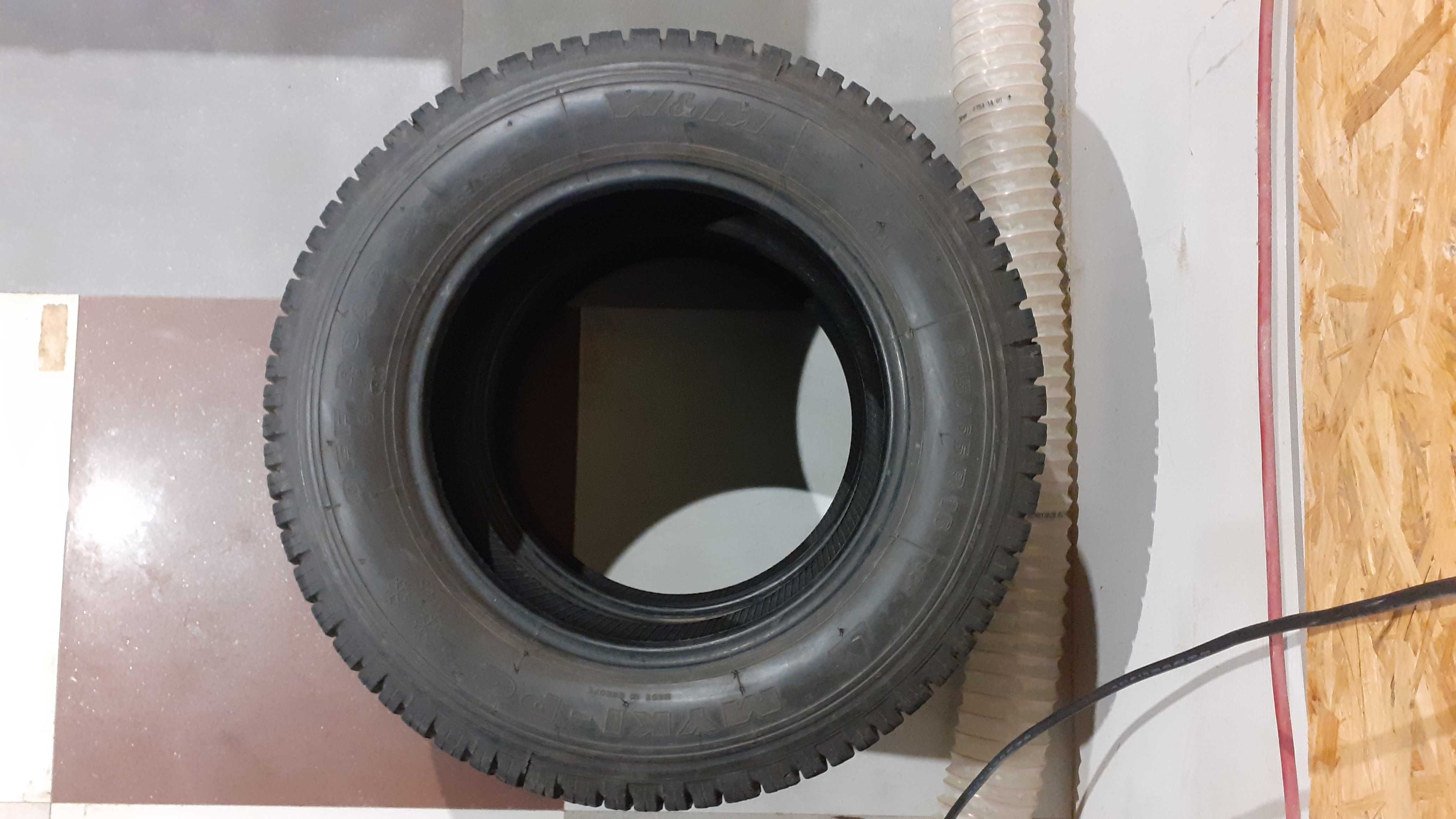 Opony Zimowe (Bieżnikowane) 215/65R16