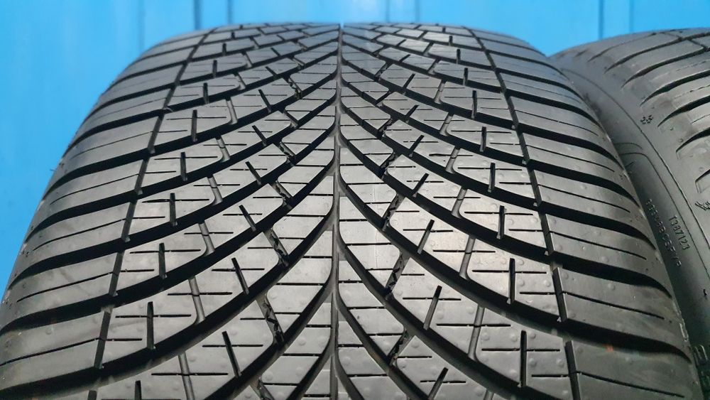 255/35 R19 Sprzedam opony całoroczne Goodyear ! Rok 2023