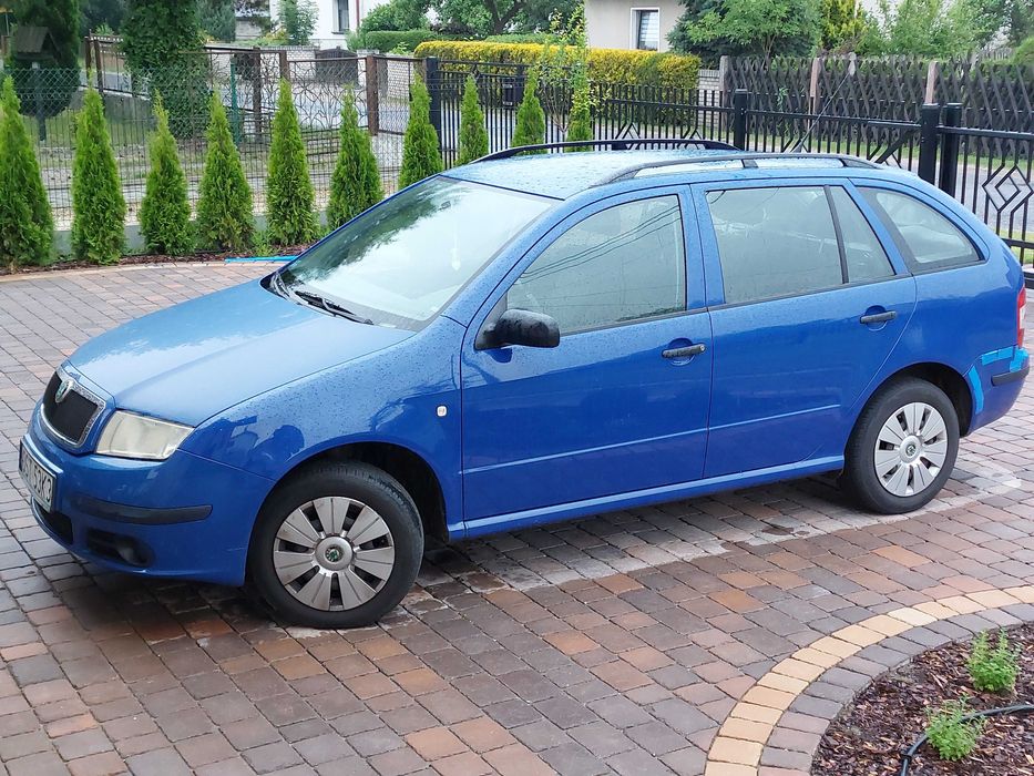 Skoda fabia 1.2 htp kombi hak radio bt