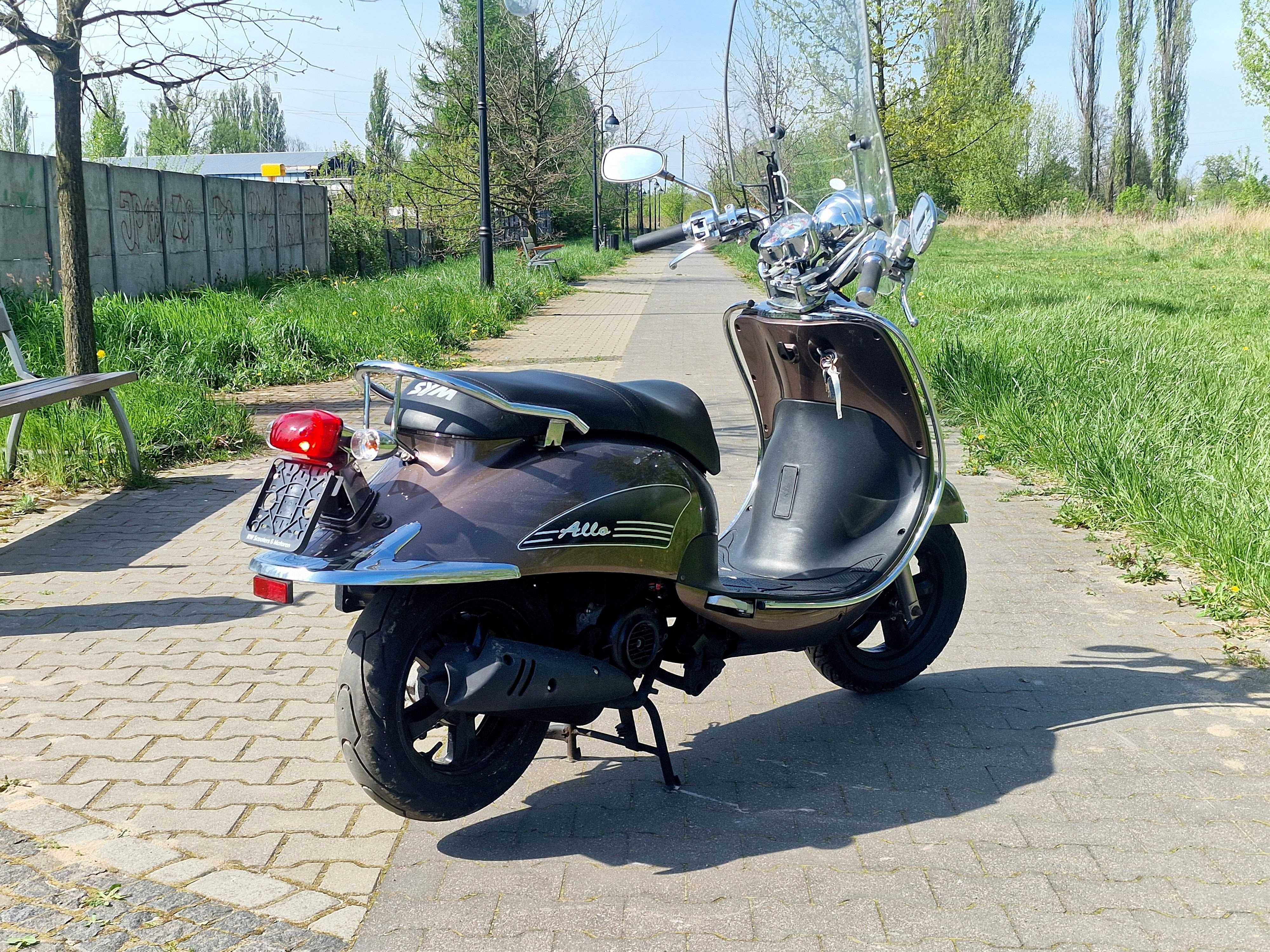 Motorower styl retro SYM ALLO 50 4T koła 12" szyba 2020 rok