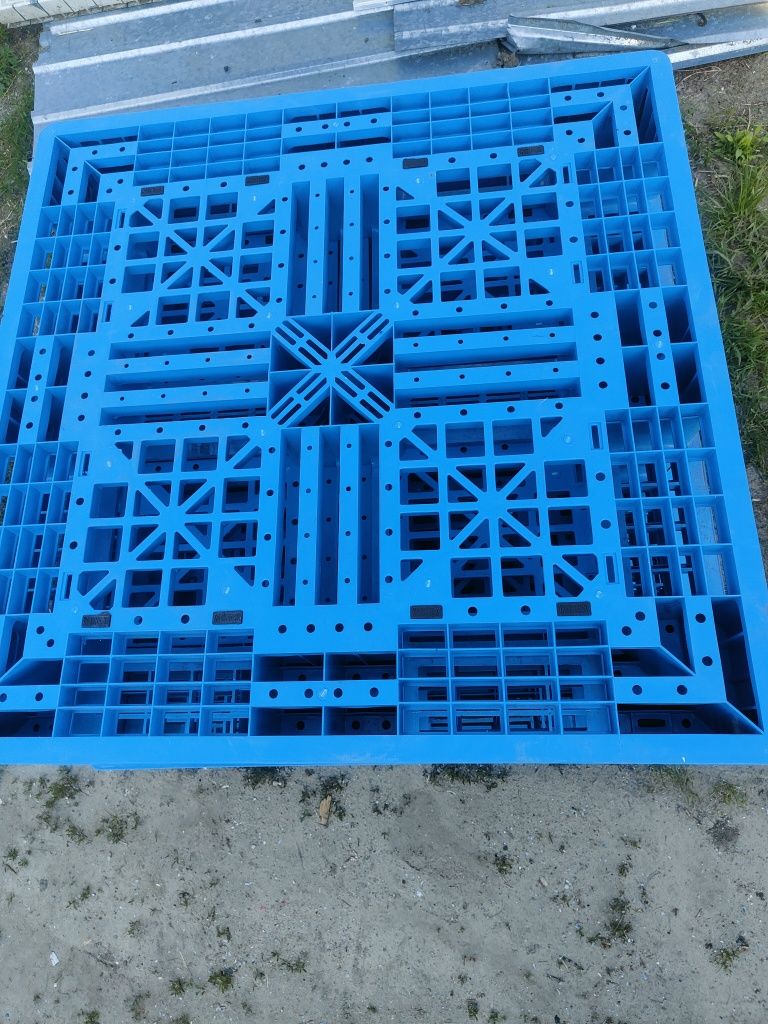 Palety plastikowe