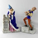 Par de figuras de Músico e Donzela em Porcelana Artibus