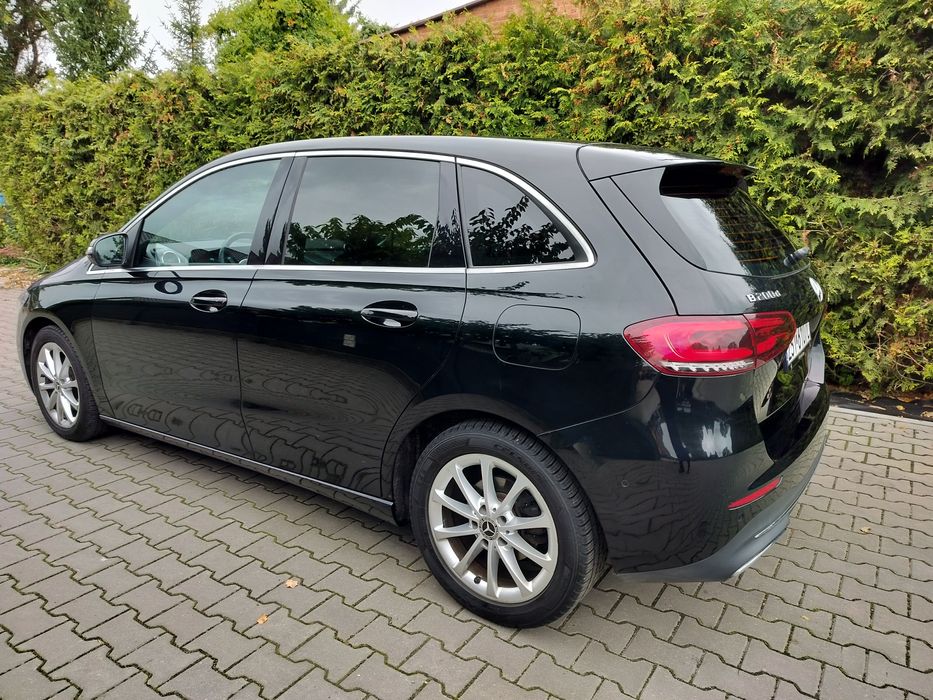 Black weekend Mercedes klasa B W247 full LED tablet  Hej Mercedes