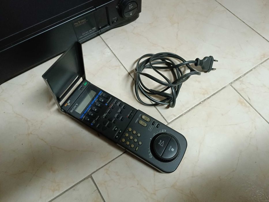 Gravador vídeo VHS Sony modelo SLV 335