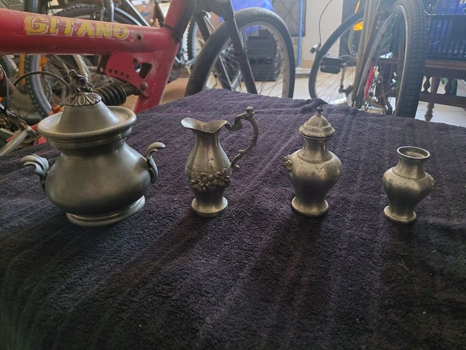 Conjunto de 4 bules antigos 10€