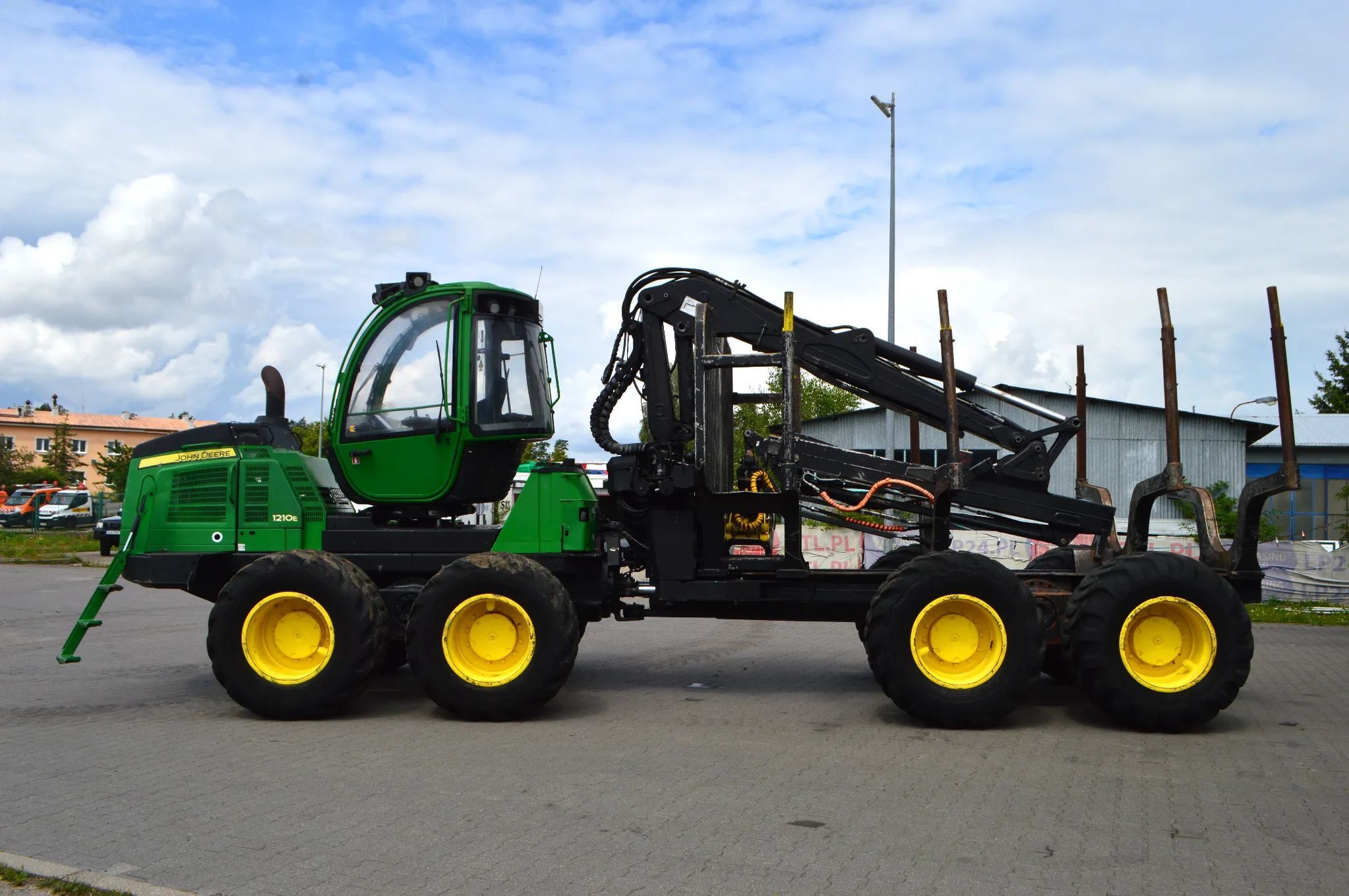 John Deere 1210E  [13891]ForwarderJohnDeer1210E, żuraw CF710, kamery, poziomowana kabina