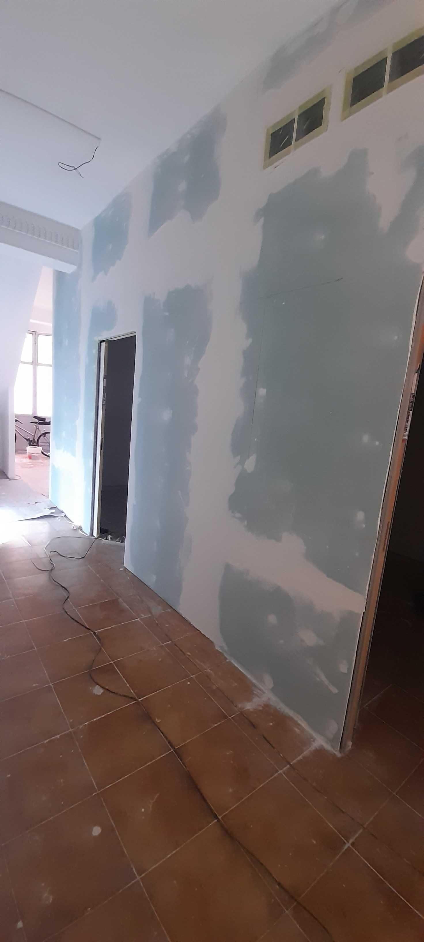 Pintura, pladur e piso flutuante.