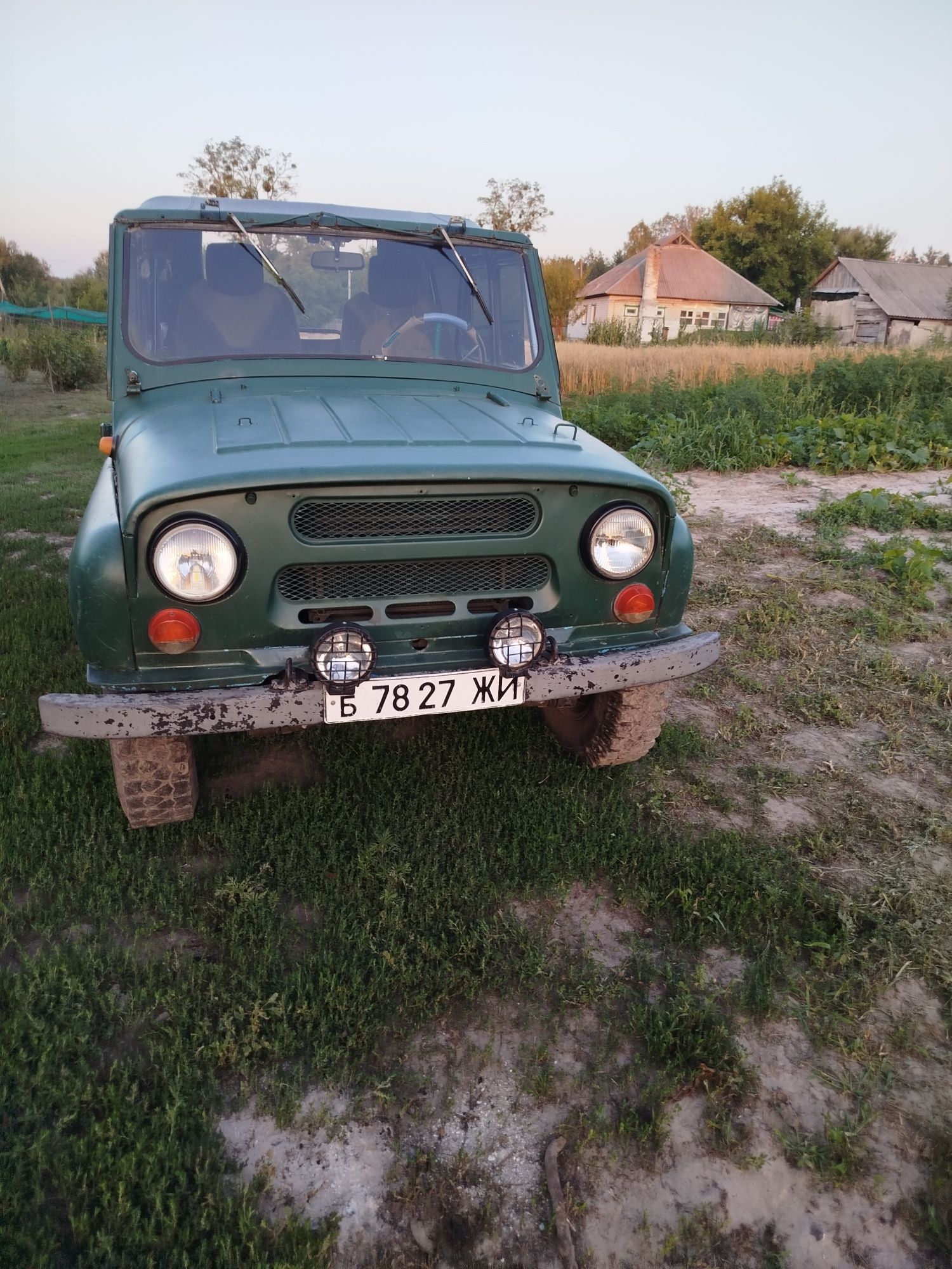 Продам уаз на повному ходу1988 року