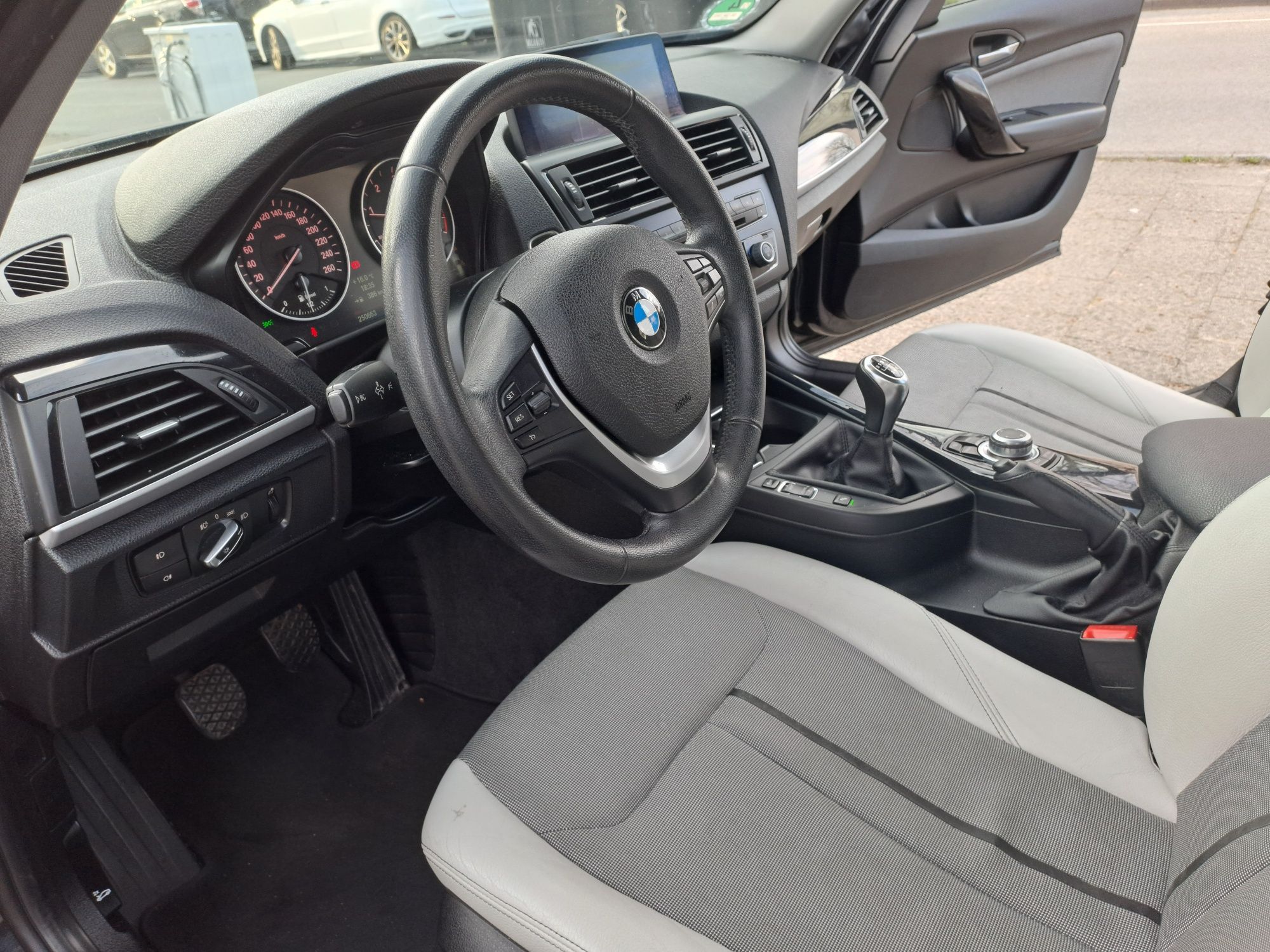 BMW 118d Seria 1  f 20 Urban Line